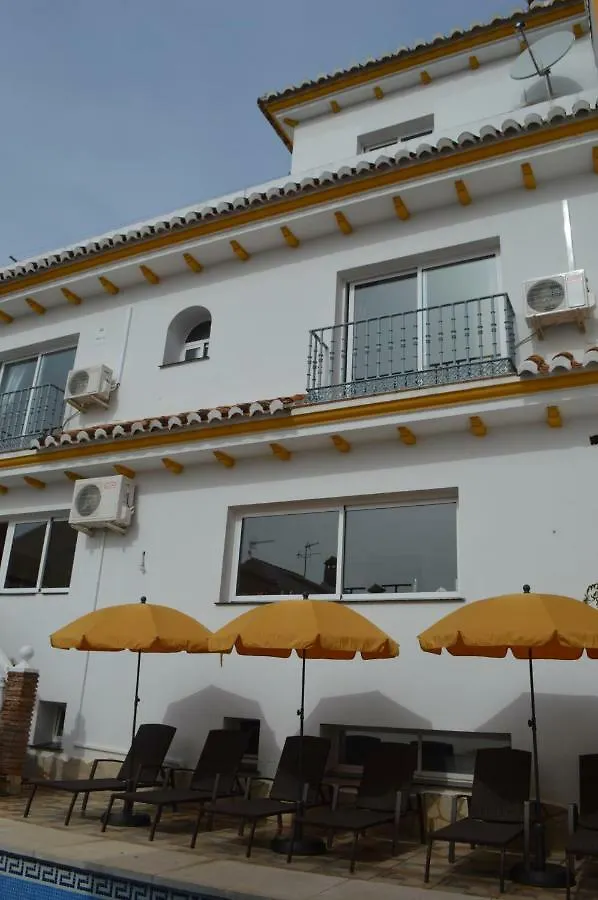 B&B Casa AriGiLi Fuengirola 2*,